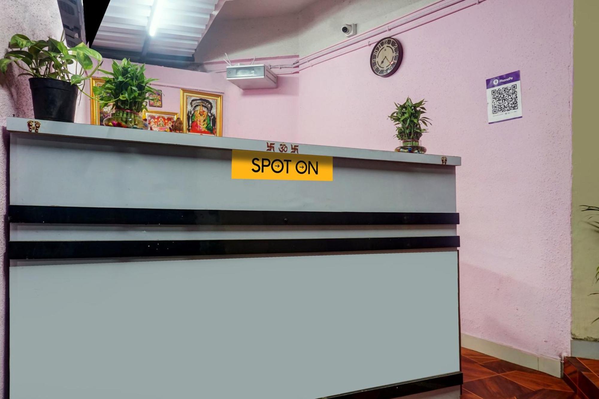 Spot On Samadhan Lodge Pune Esterno foto